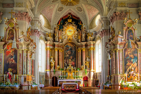 Inside Dekanatspfarrkirche (Dean Parish Church)